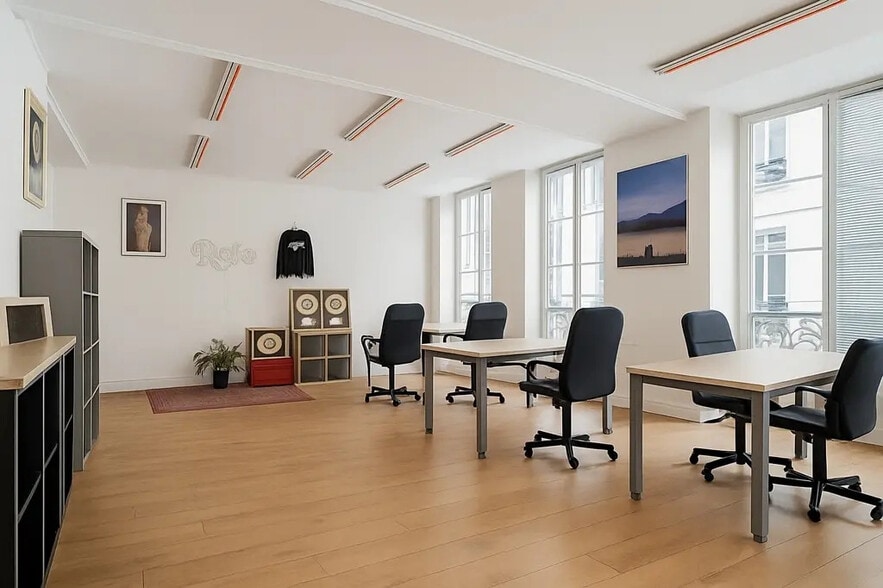 Office in Paris for lease - Interior Photo - Image 2 of 6