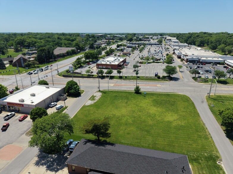 6229-6239 Quivira Rd, Shawnee, KS for sale - Aerial - Image 2 of 4