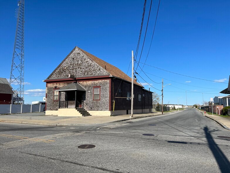 418 S Front St, New Bedford, MA à vendre - Photo du bâtiment - Image 1 de 22