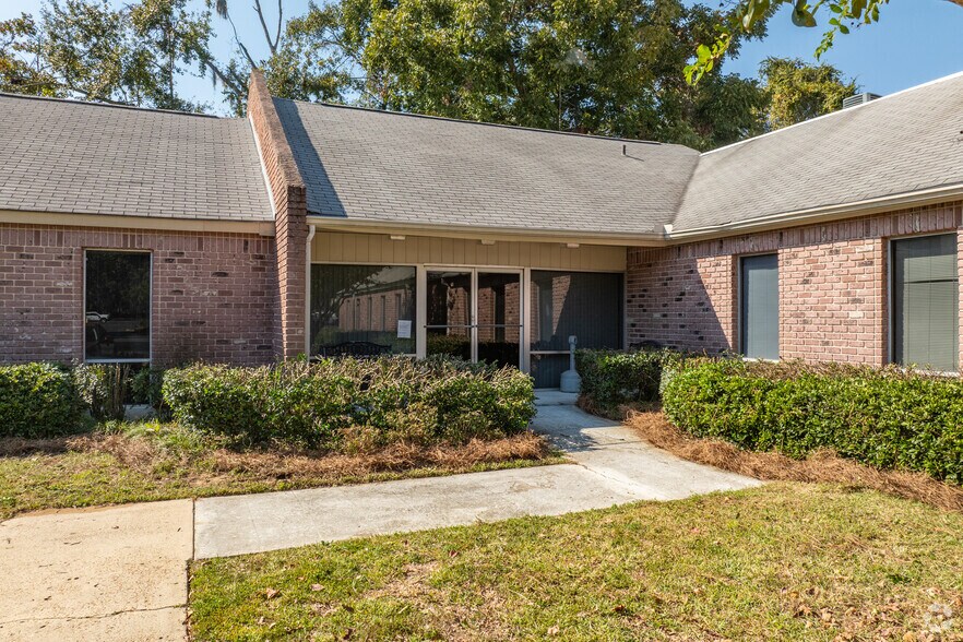 325 John Knox Rd, Tallahassee, FL à vendre - Photo du bâtiment - Image 2 de 16