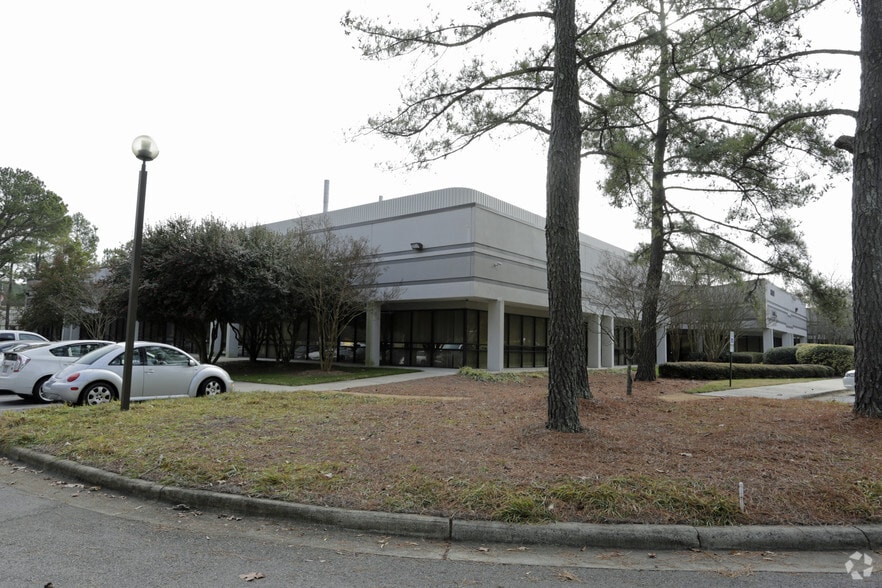 3908 Patriot Dr, Durham, NC for lease - Building Photo - Image 2 of 3