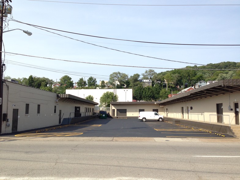 1714 7th Ave, Charleston, WV à louer - Photo du bâtiment - Image 1 de 8