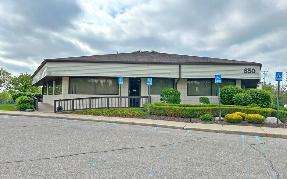 650 Griswold St, Northville, MI for lease - Building Photo - Image 2 of 9