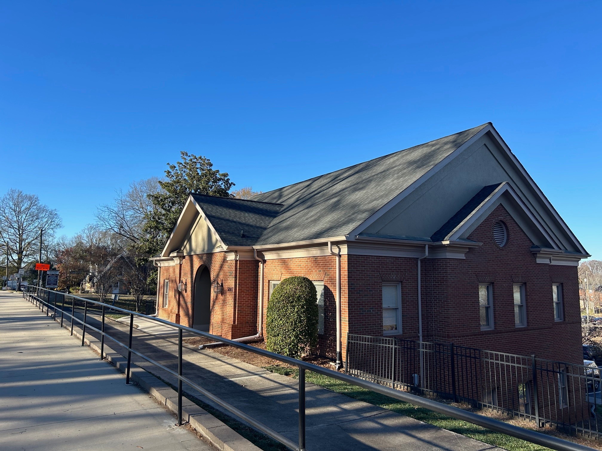 5007 Monroe Rd, Charlotte, NC à louer Photo du bâtiment- Image 1 de 6