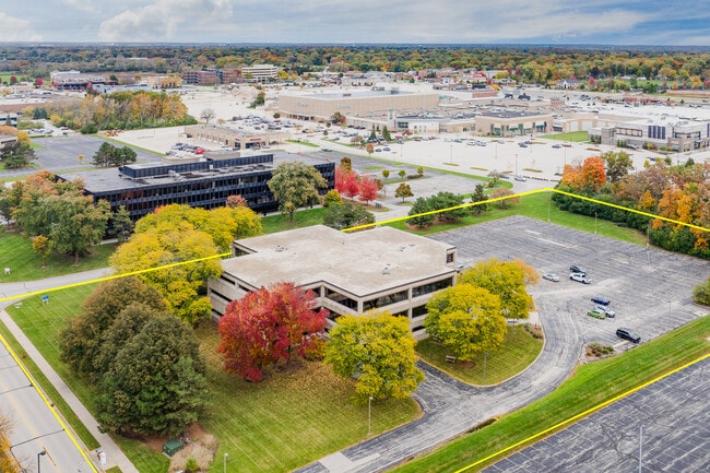 Plus de détails pour 250 S Executive Dr, Brookfield, WI - Bureau aux enchères