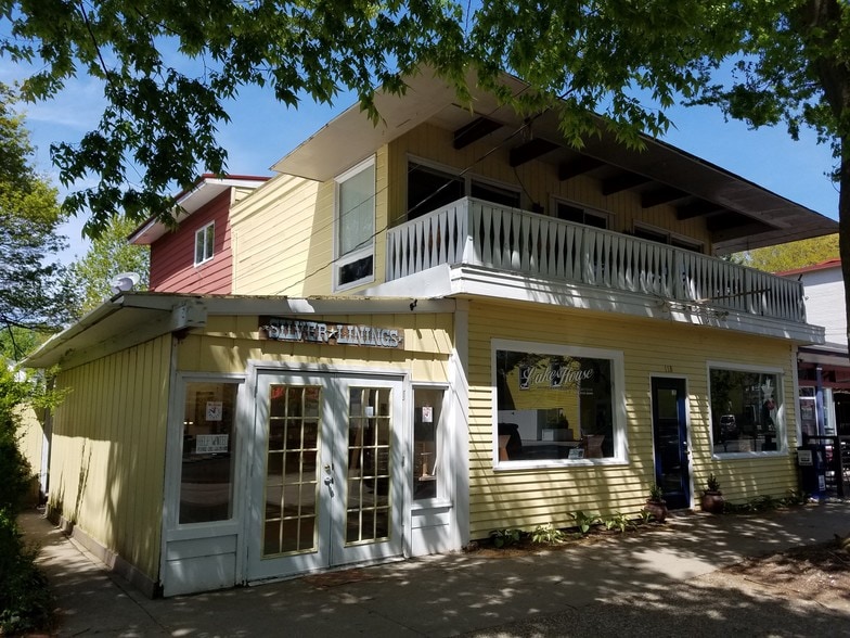 118 Hoffman St, Saugatuck, MI à louer - Photo du bâtiment - Image 2 de 4