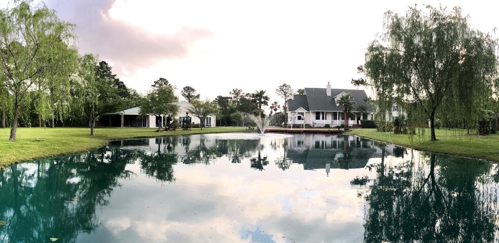 1019 Lewis Dr, Kemah, TX for sale - Building Photo - Image 1 of 3