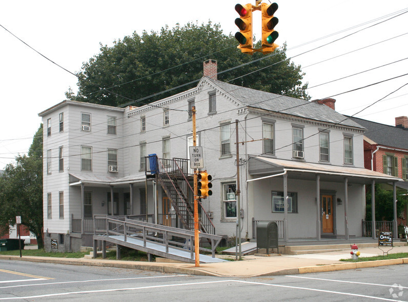 1 E Main St, Mountville, PA à vendre - Photo principale - Image 1 de 1