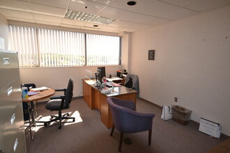 1535 Gull Rd, Kalamazoo, MI for lease Interior Photo- Image 2 of 7