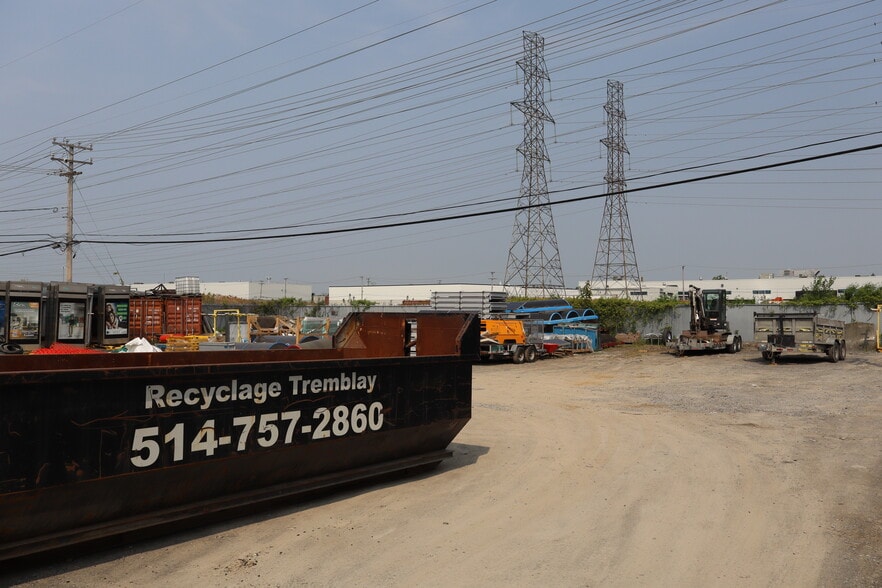 2655 Rue Michelin, Laval, QC for lease - Building Photo - Image 3 of 32