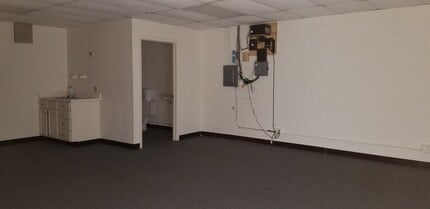 2361 E Alameda St, Norman, OK for lease Interior Photo- Image 2 of 4