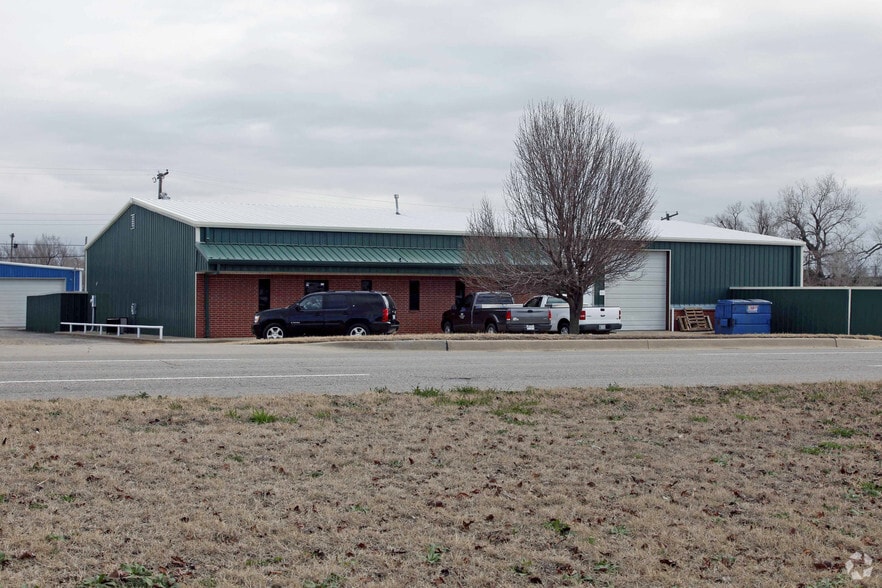 2912 N Shields Blvd, Moore, OK for lease - Building Photo - Image 3 of 23