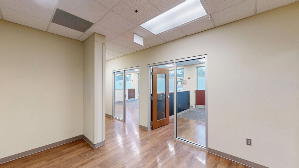 5301 Wilkinson Blvd, Charlotte, NC à louer - Numérisation 3D de Matterport - Image 2 de 26
