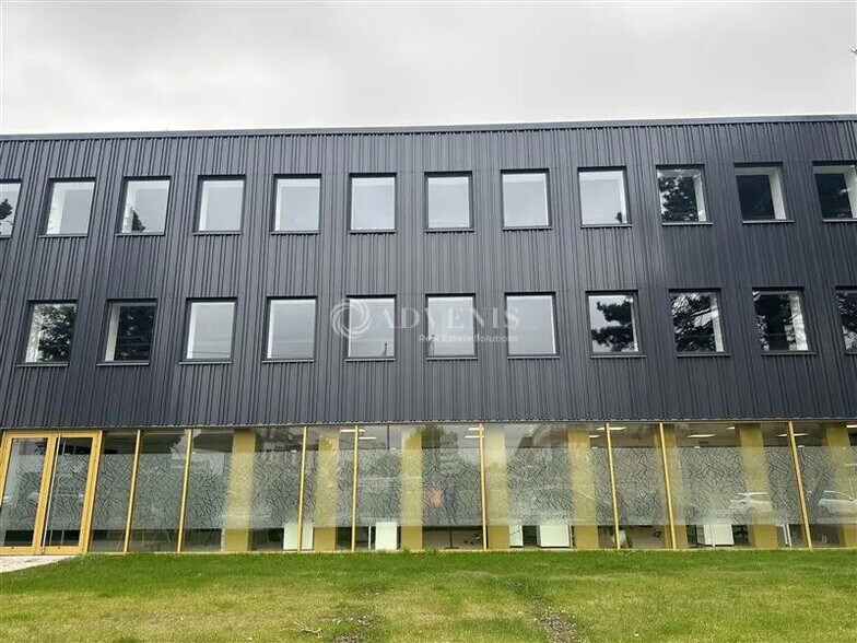 Bureau dans Wasquehal à louer - Photo du bâtiment - Image 2 de 9