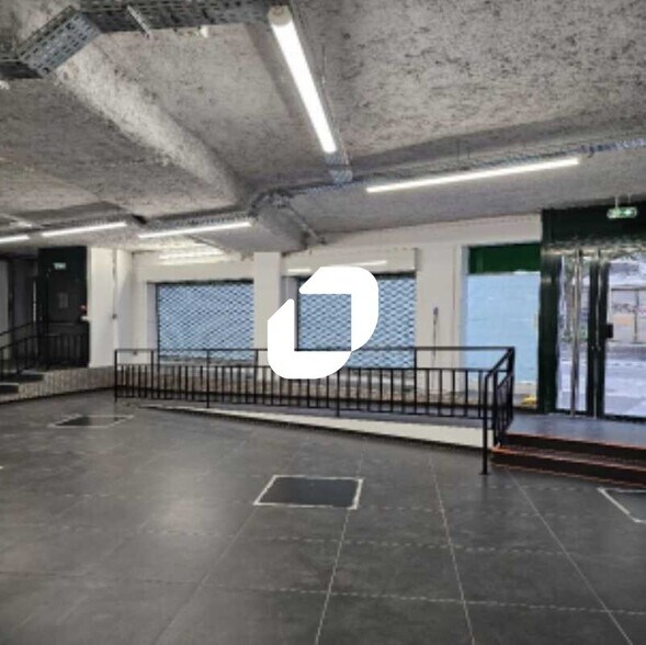 Retail in Paris for sale - Interior Photo - Image 3 of 14