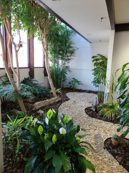 6780 Southwest Ave, Saint Louis, MO for lease - Interior Photo - Image 2 of 18