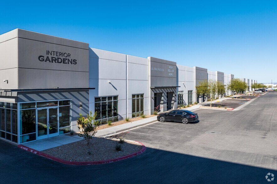6728 W Sunset Rd, Las Vegas, NV à louer - Photo du bâtiment - Image 2 de 4