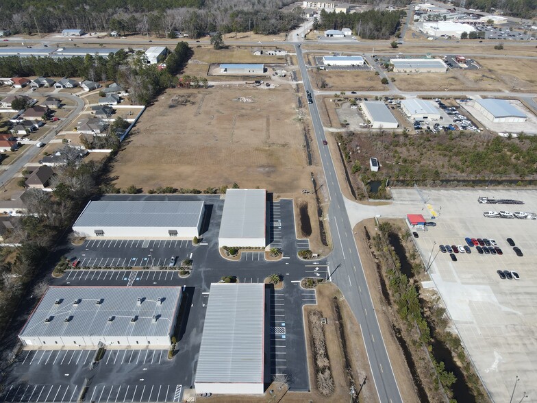 400 Commerce Center Dr, Brunswick, GA for sale - Building Photo - Image 3 of 10