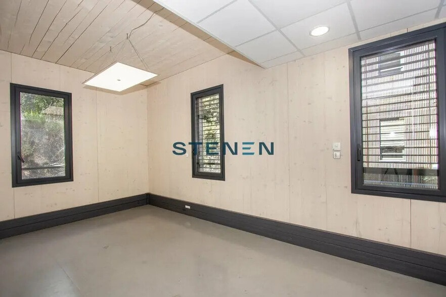 Office in Aix-en-Provence for lease - Interior Photo - Image 3 of 10