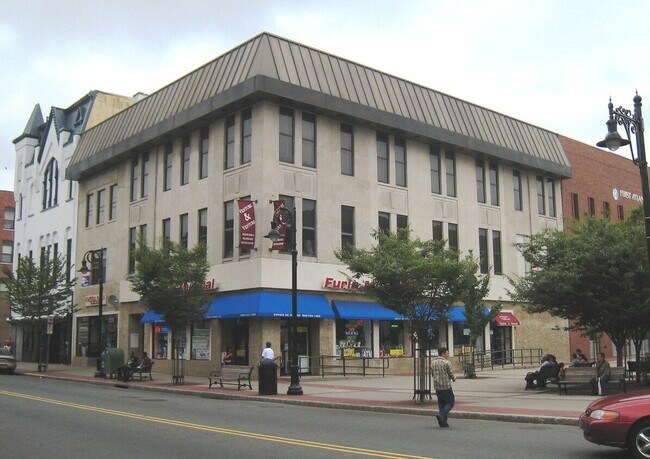 Plus de détails pour 102 E Front St, Plainfield, NJ - Bureau à louer