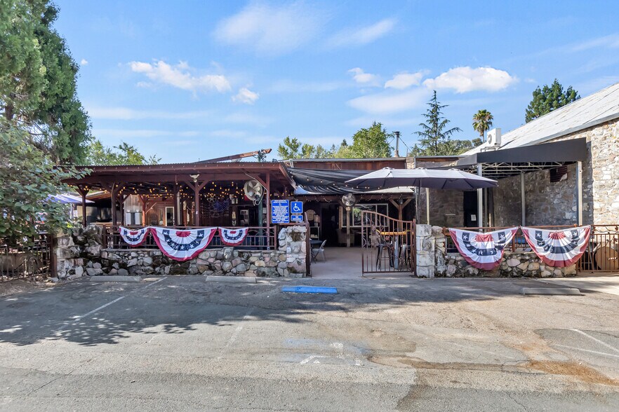 8345 Main St, Mokelumne Hill, CA à vendre - Photo du bâtiment - Image 2 de 40