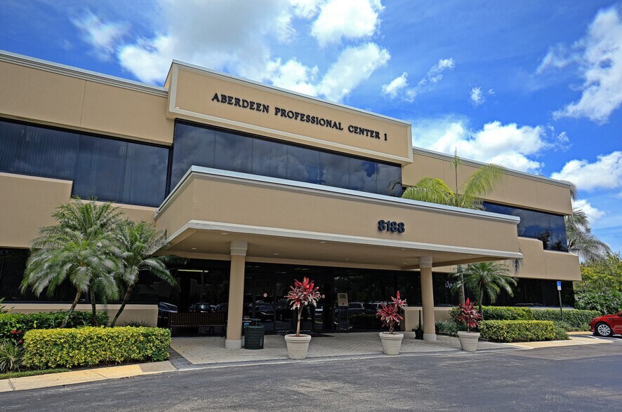 8188 S Jog Rd, Boynton Beach, FL à louer - Photo du bâtiment - Image 2 de 7
