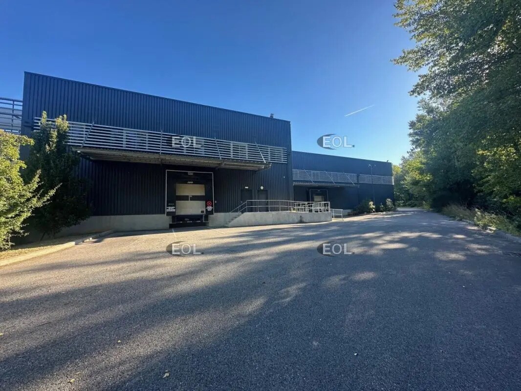 Industrial in Aix-en-Provence for lease Building Photo- Image 1 of 9
