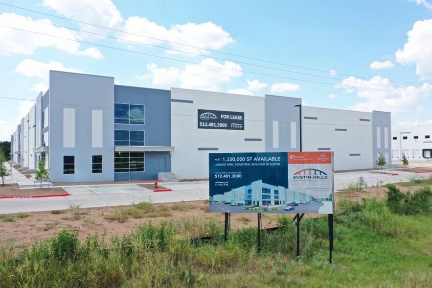 11801 Decker Lake Rd, Austin, TX à louer - Photo du bâtiment - Image 3 de 4