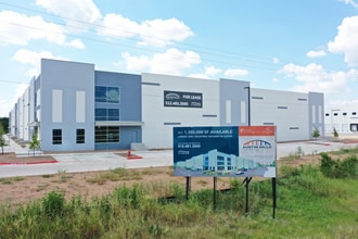 11801 Decker Lake Rd, Austin, TX for lease Building Photo- Image 2 of 2