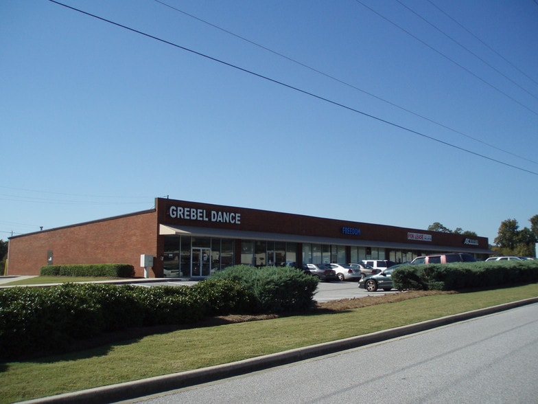 100-114 Commerce Pky, Pelham, AL for lease - Building Photo - Image 2 of 3