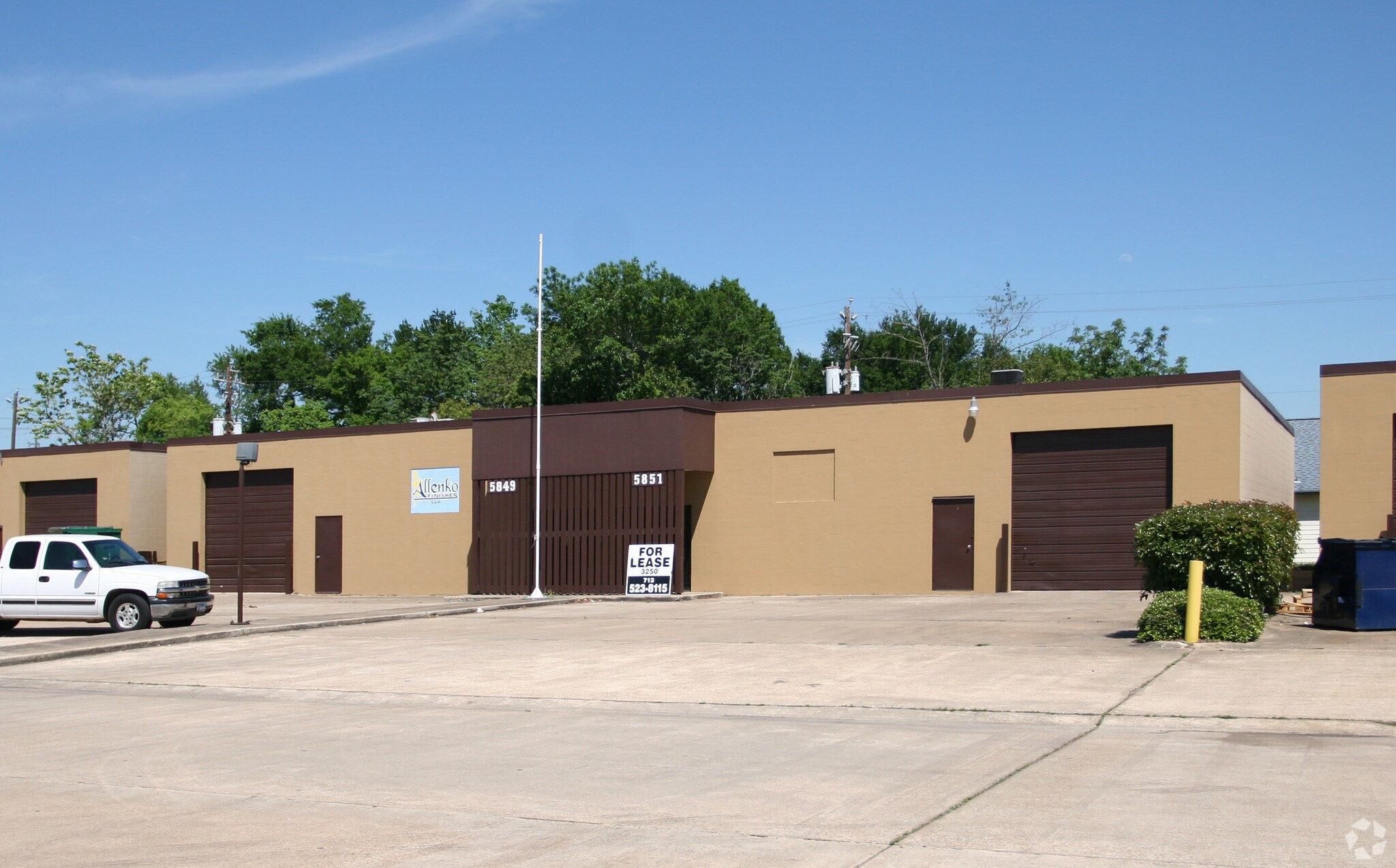 5849-5891 W 34th St, Houston, TX for lease Primary Photo- Image 1 of 12