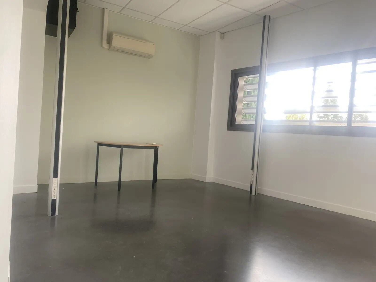 Office in Toulouse for lease Interior Photo- Image 1 of 6