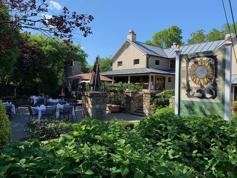 4244 Loudoun Ave, The Plains, VA à vendre - Photo du bâtiment - Image 1 de 23