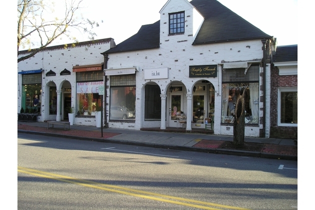 11 S Main St, Southampton, NY for lease - Building Photo - Image 1 of 5