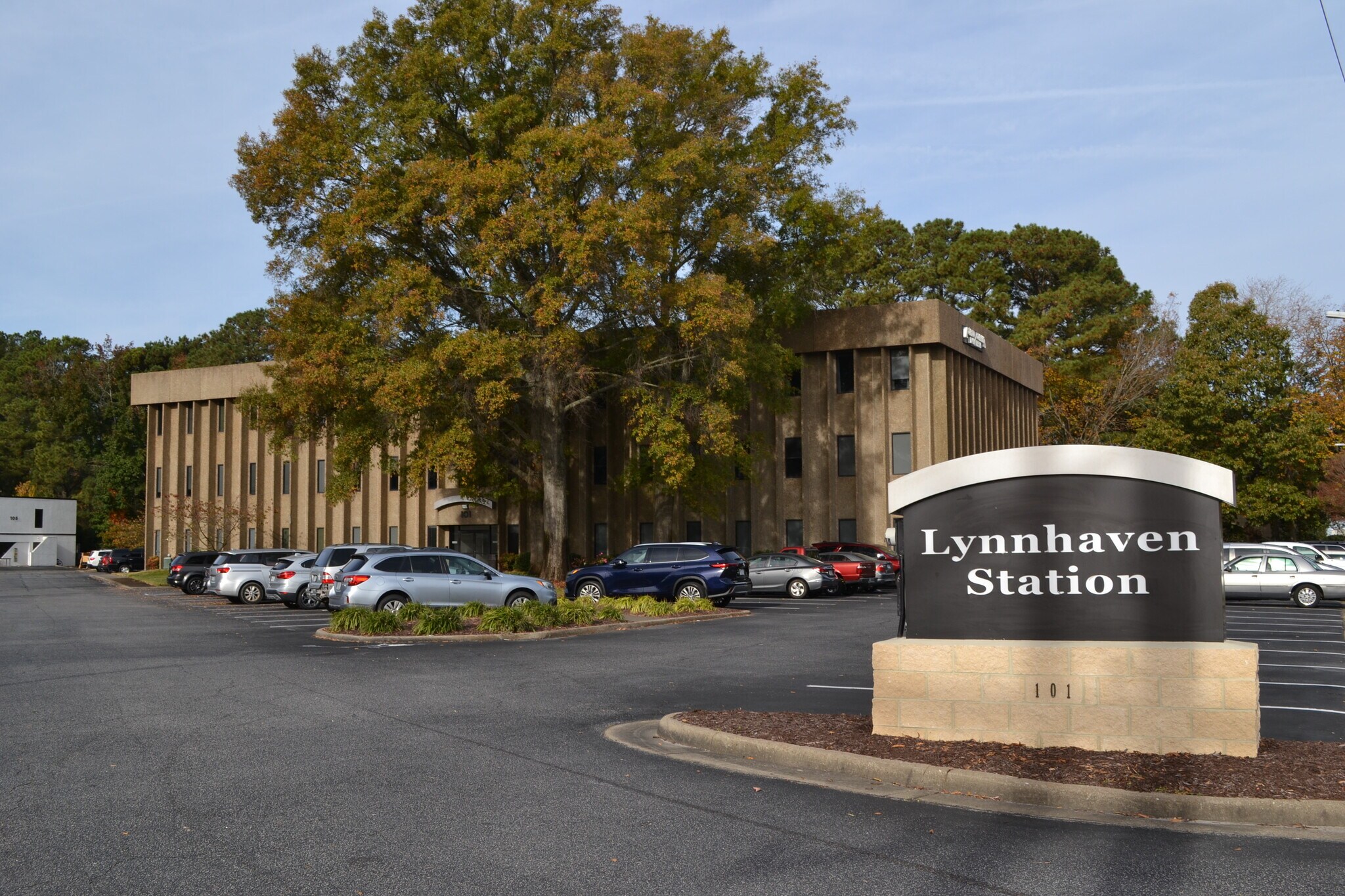 101 N Lynnhaven Rd, Virginia Beach, VA à louer Photo du bâtiment- Image 1 de 13