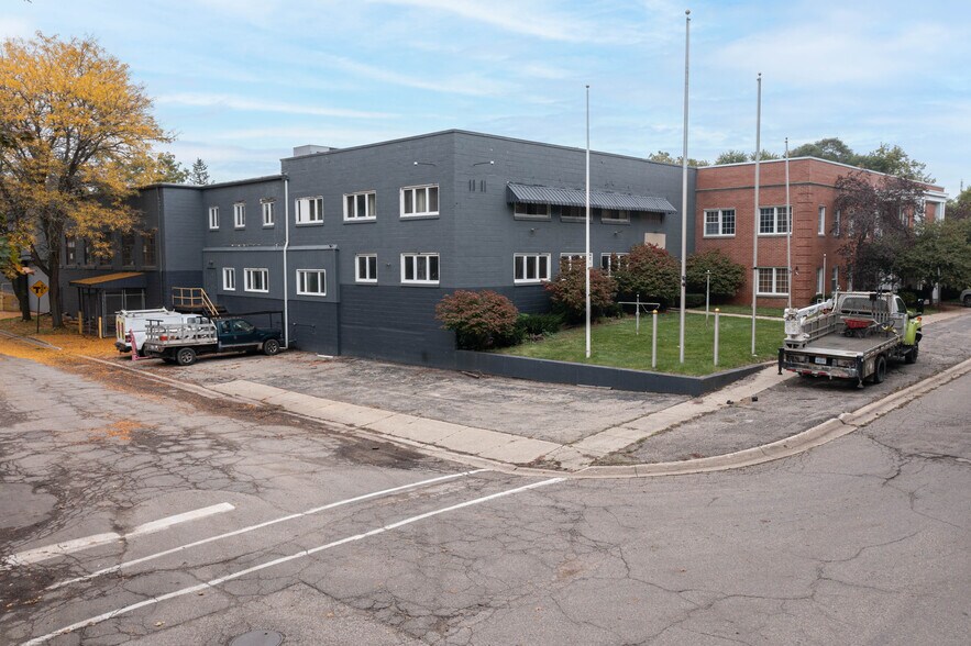 407 Hadley St, Holly, MI à vendre - Photo du bâtiment - Image 3 de 11