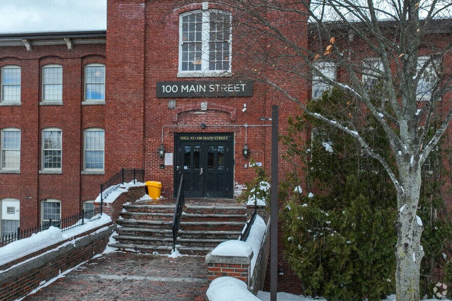 383 Central Ave, Dover, NH à louer - Photo du bâtiment - Image 3 de 4