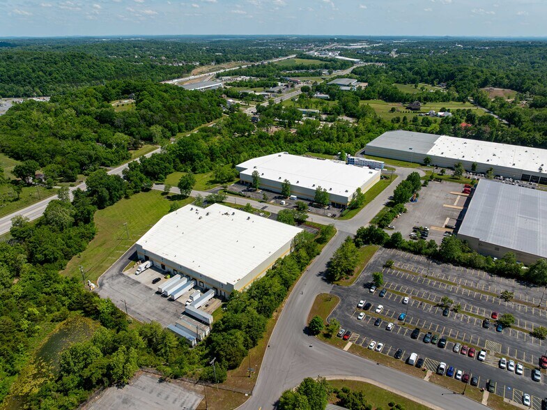 100 Northfork Ln, Goodlettsville, TN for lease - Building Photo - Image 1 of 5