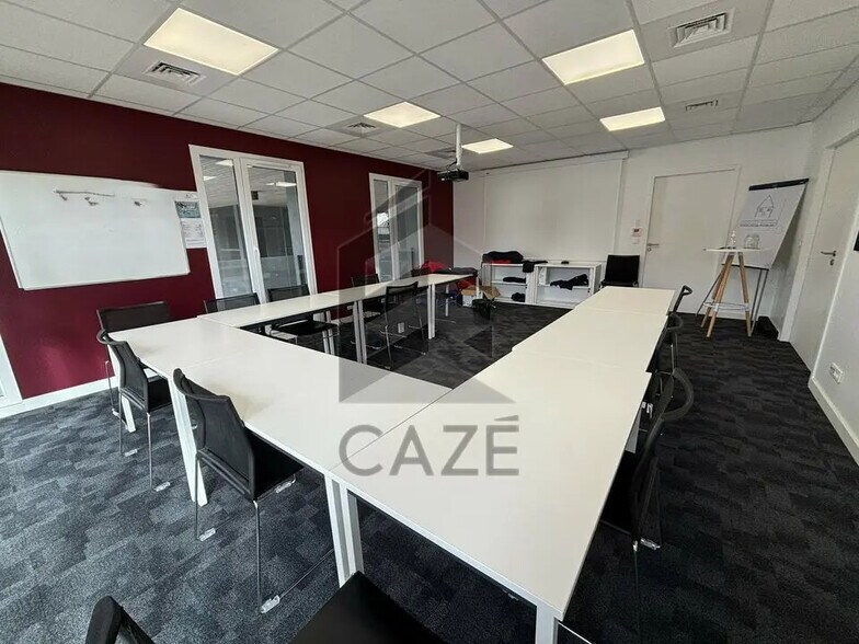 Office in Bruges for lease - Interior Photo - Image 3 of 5