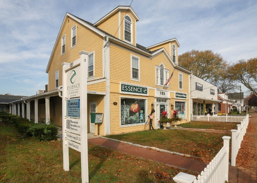 121-125 Main St, Old Saybrook, CT à vendre - Photo du bâtiment - Image 2 de 23