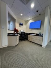 12 SE 7th St, Fort Lauderdale, FL for lease Interior Photo- Image 2 of 5