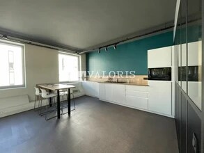 Office in Villeurbanne for lease Interior Photo- Image 1 of 5