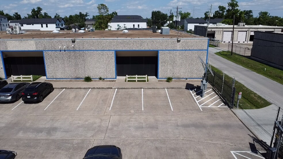 3780-3790 Yale St, Houston, TX à louer - Photo du bâtiment - Image 2 de 10