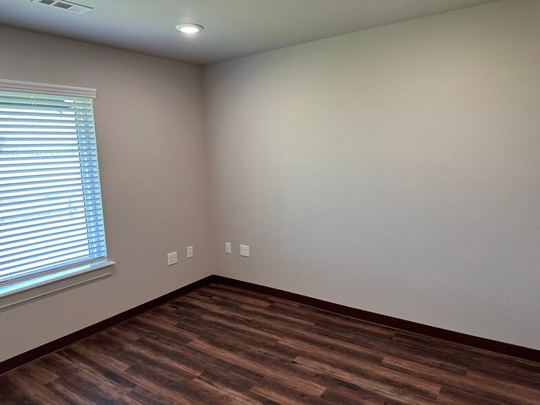 1100 Division St, Prairie Grove, AR for lease - Building Photo - Image 3 of 13