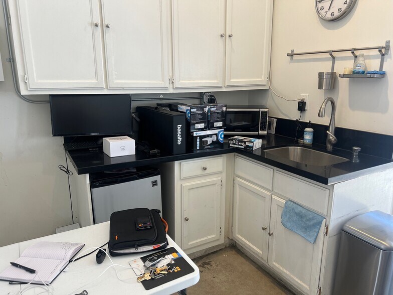 12794 W Washington Blvd, Los Angeles, CA for lease - Building Photo - Image 3 of 4