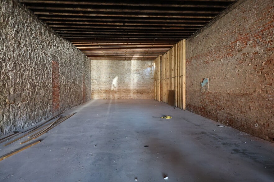 114 SE 1st St, Mineral Wells, TX for sale - Building Photo - Image 2 of 4