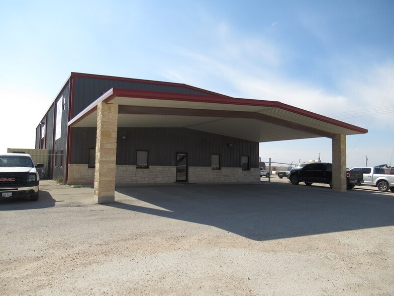 3007 North CR-1108, Midland, TX for lease - Building Photo - Image 1 of 8