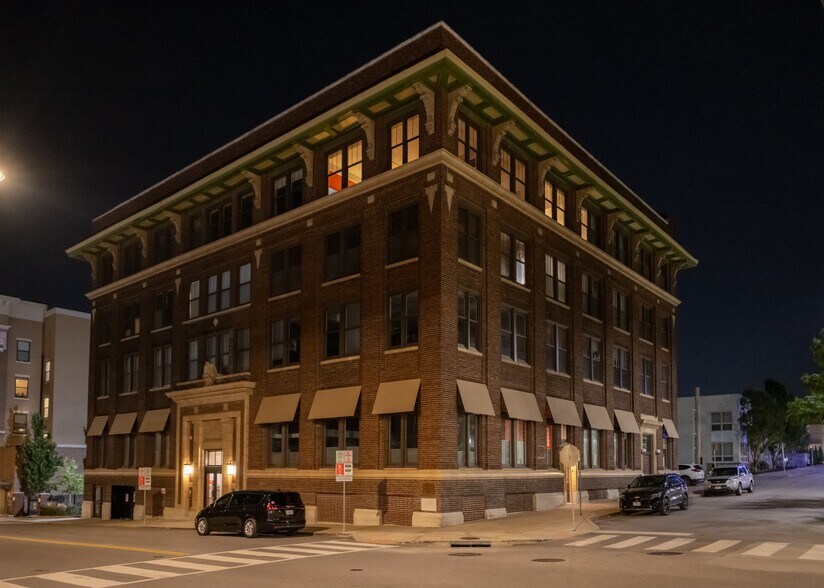 523 Grand Blvd, Kansas City, MO à louer - Photo du bâtiment - Image 2 de 33