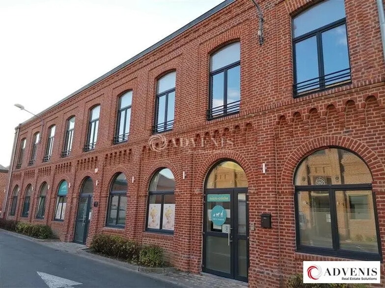 Office in Lille for lease - Building Photo - Image 1 of 9