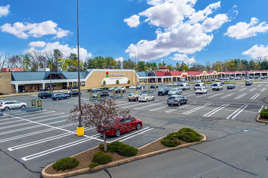 1380-1430 Berlin Tpke, Wethersfield, CT for lease - Primary Photo - Image 1 of 6
